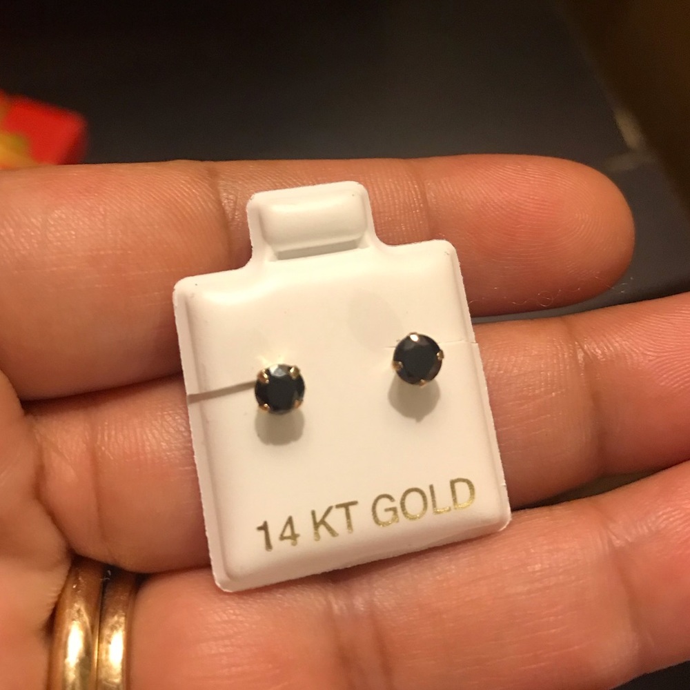 14k Yellow Gold Black Stone Earrings w Screw Back